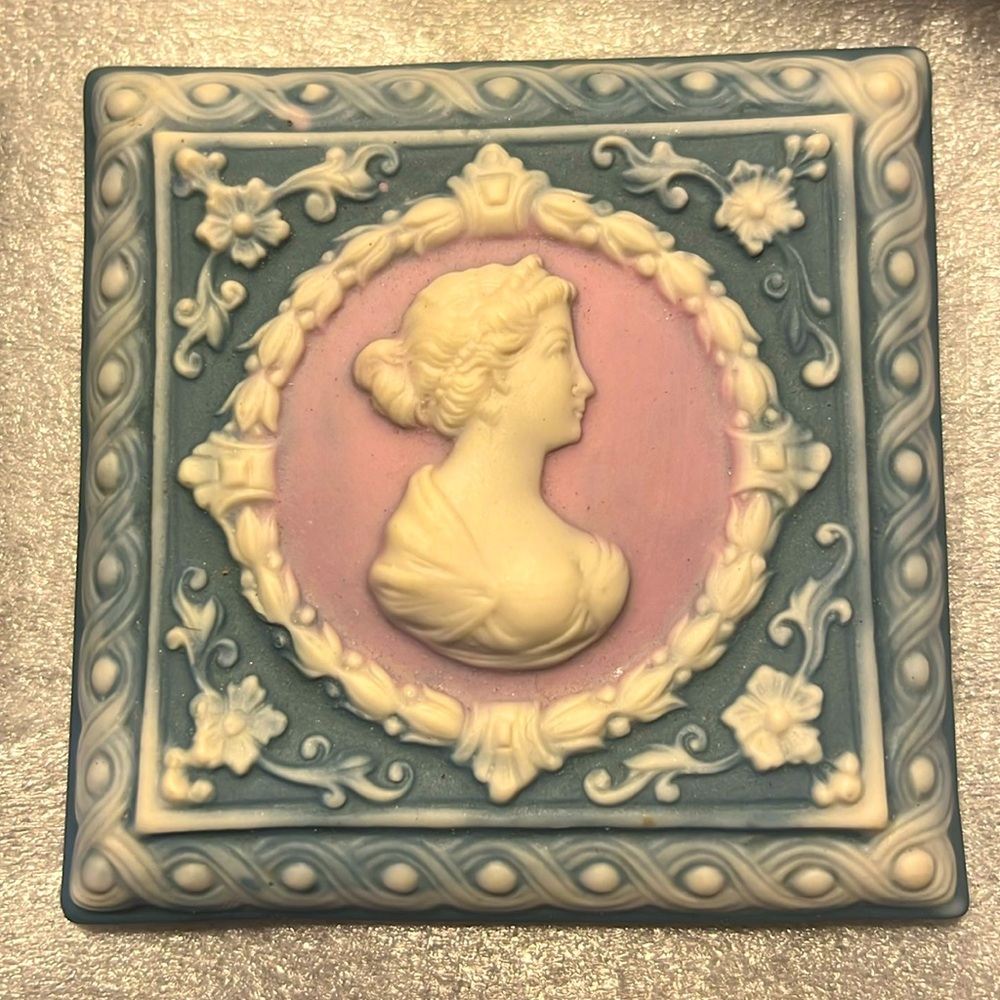 Schafer & Vater pink blue cameo German 1900’s Jasper ware trinket box. 3.25”